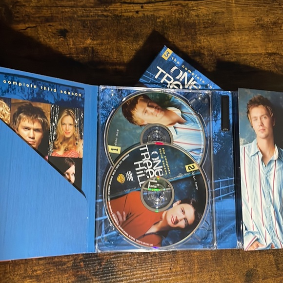 ONE TREE HILL SEASONS 1,2&3 on DVD - Picture 9 of 9